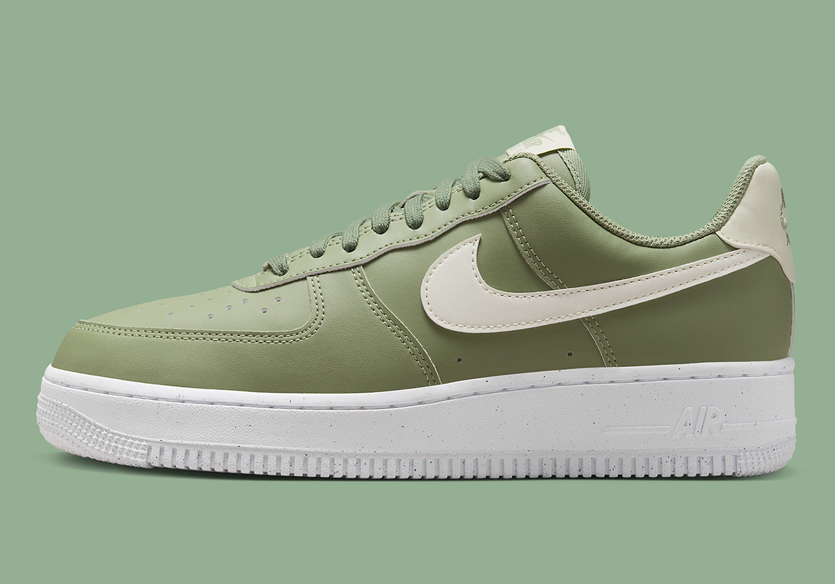 Nike Air Force 1 Next Nature 'Oil Green': Bí Ẩn Tại Nguyên Tố Mới! - 2