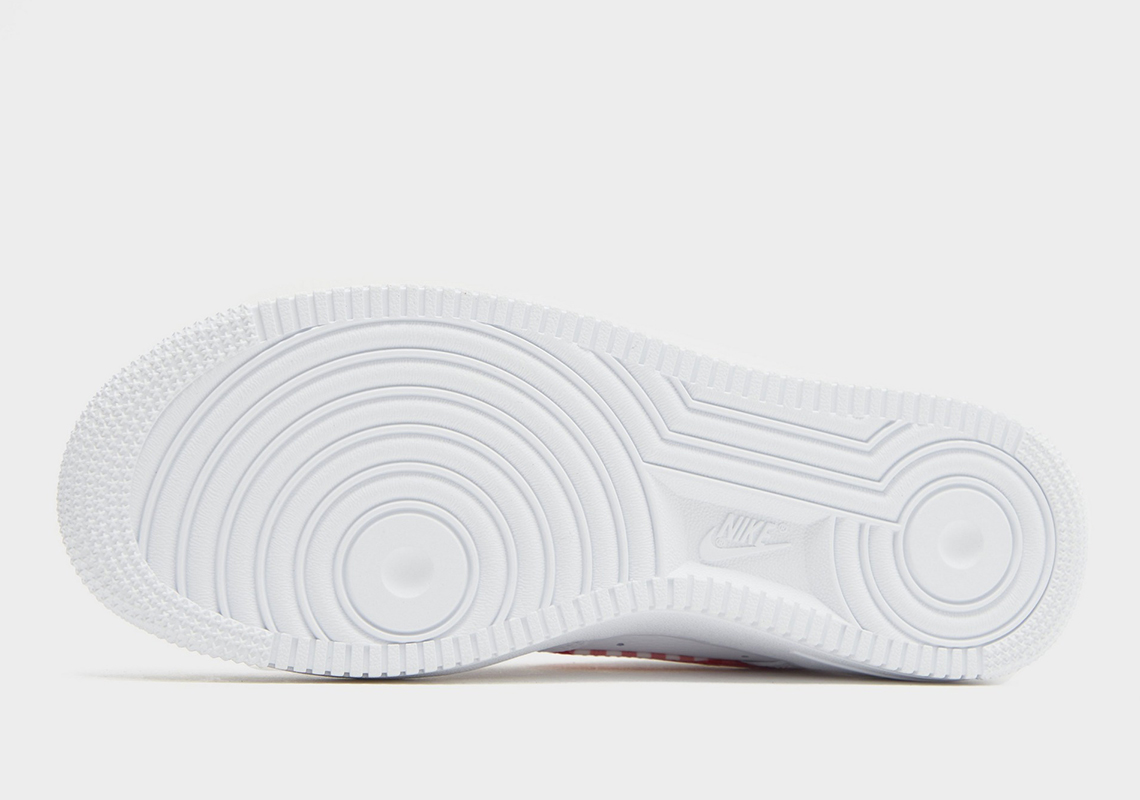 Nike Air Force 1 phiên bản mới với họa tiết gingham đỏ: Xem chi tiết trước khi ra mắt. - 6