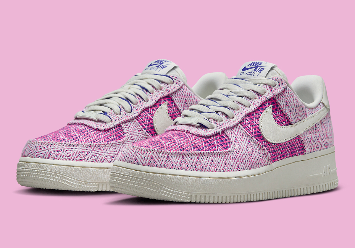 Nike Air Force 1 Phiên Bản Mùa Hè 2024: Tích Hợp Họa Tiết và Dây Dép Đôi