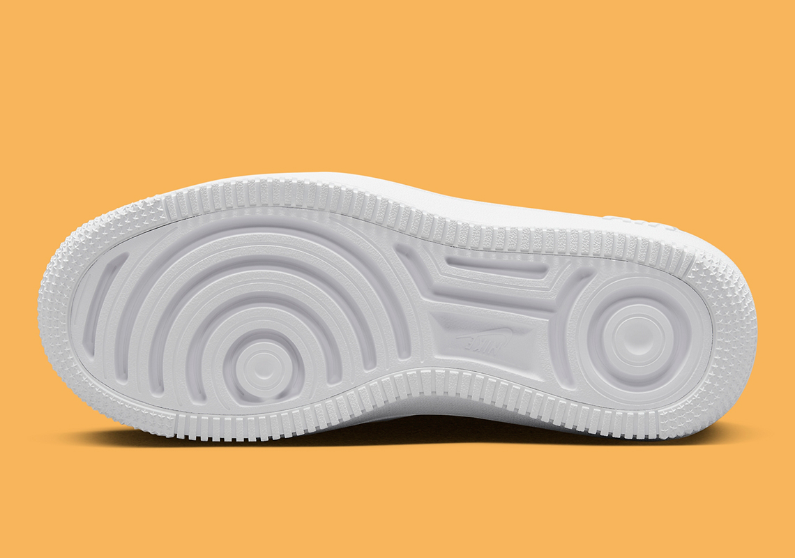 Nike Air Force 1 PLTAFORM đi kèm với một lớp hoàn thiện lấp lánh - 6