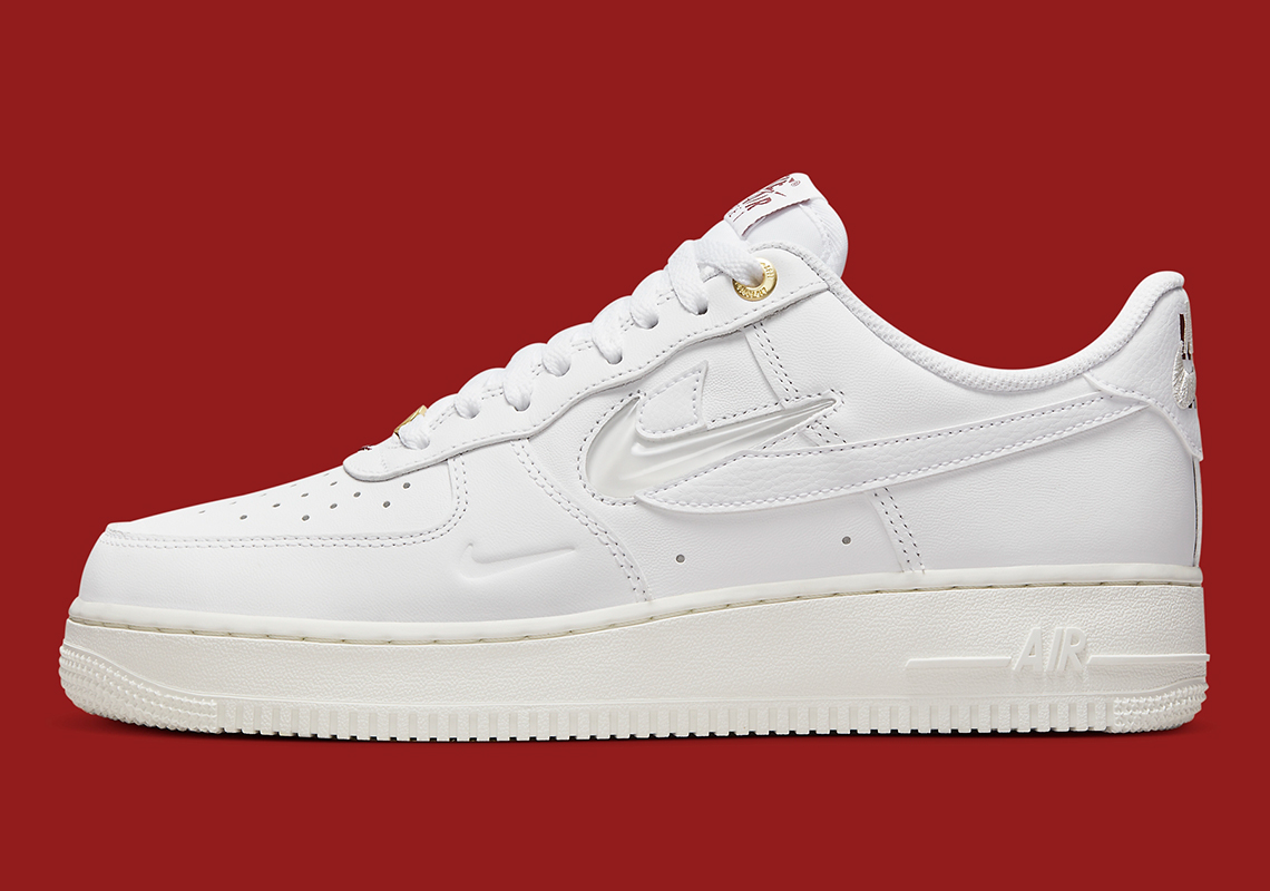 Nike Air Force 1 Premium White kỷ niệm 40 năm