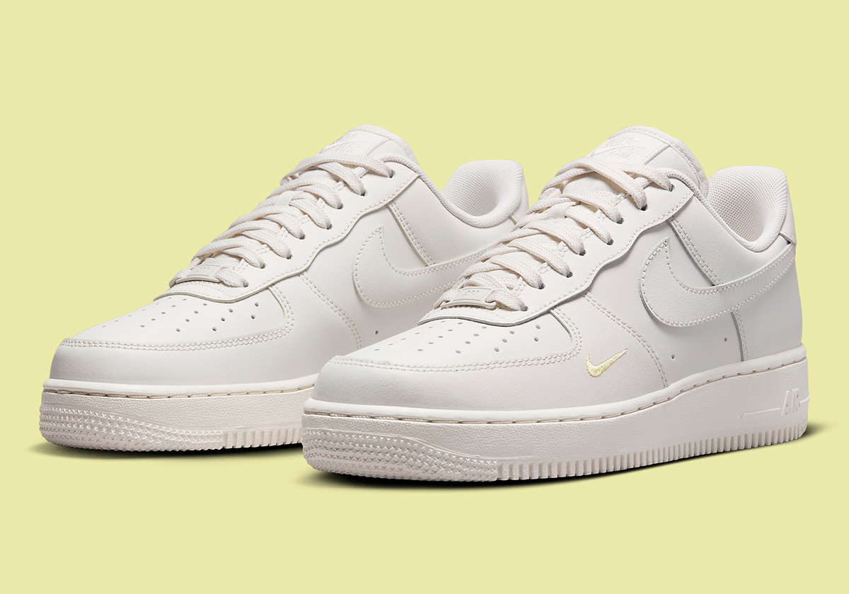 Nike Air Force 1 Sail/Alabaster: Sự Độc Đáo và Phong Cách! - 1