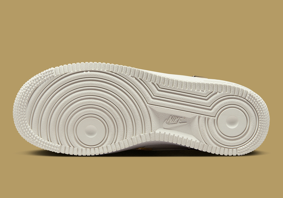 Nike Air Force 1 Sail - Phiên bản độc đáo với chi tiết mạ vàng sang trọng. - 6