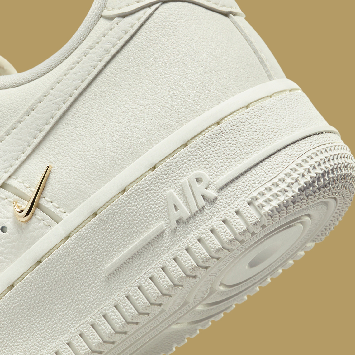 Nike Air Force 1 Sail - Phiên bản độc đáo với chi tiết mạ vàng sang trọng. - 8