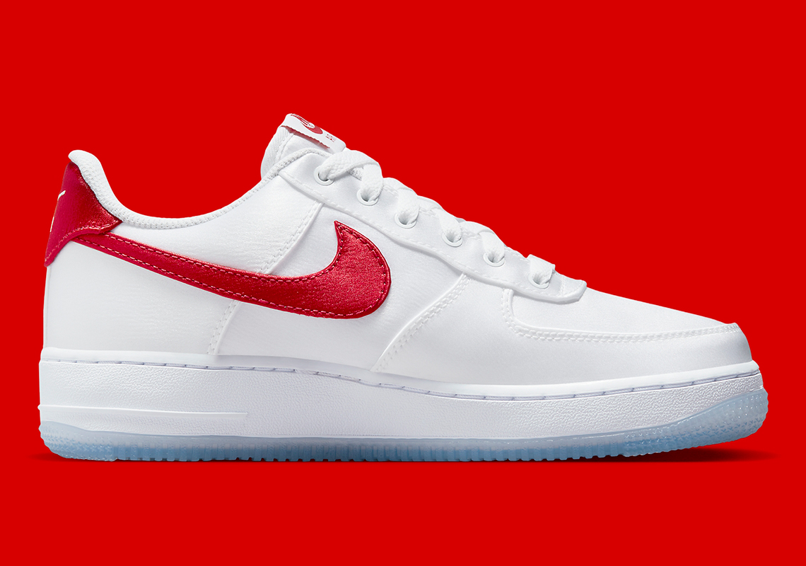 Nike Air Force 1 Satin - Sự táo bạo từ đế giày đến phần trên Satin - 3