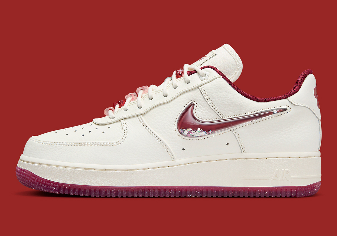 Nike Air Force 1 Valentine's Day: Sự Kết Hợp Lãng Mạn Của Màu Sắc - 11
