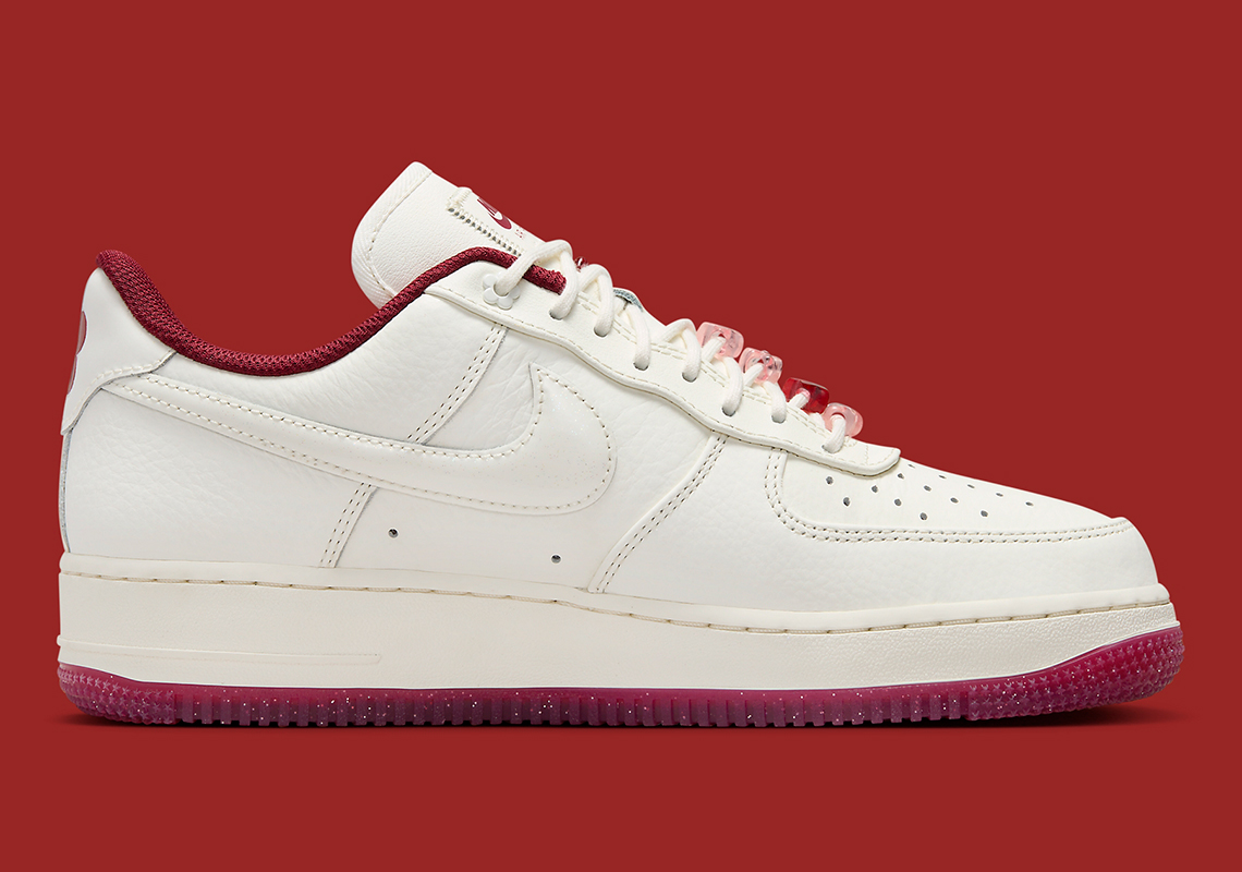 Nike Air Force 1 Valentine's Day: Sự Kết Hợp Lãng Mạn Của Màu Sắc - 4
