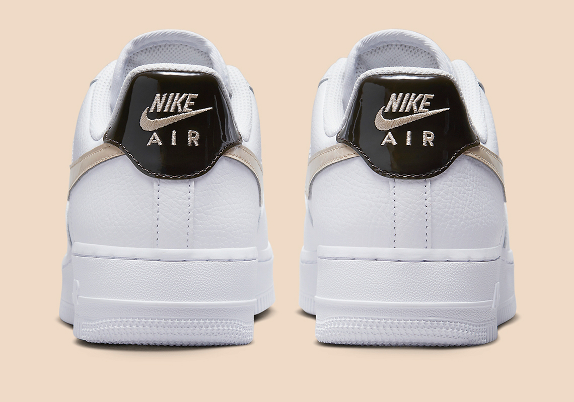 Nike Air Force 1 với màu trắng và phần gót giày màu nâu thẫm - 5