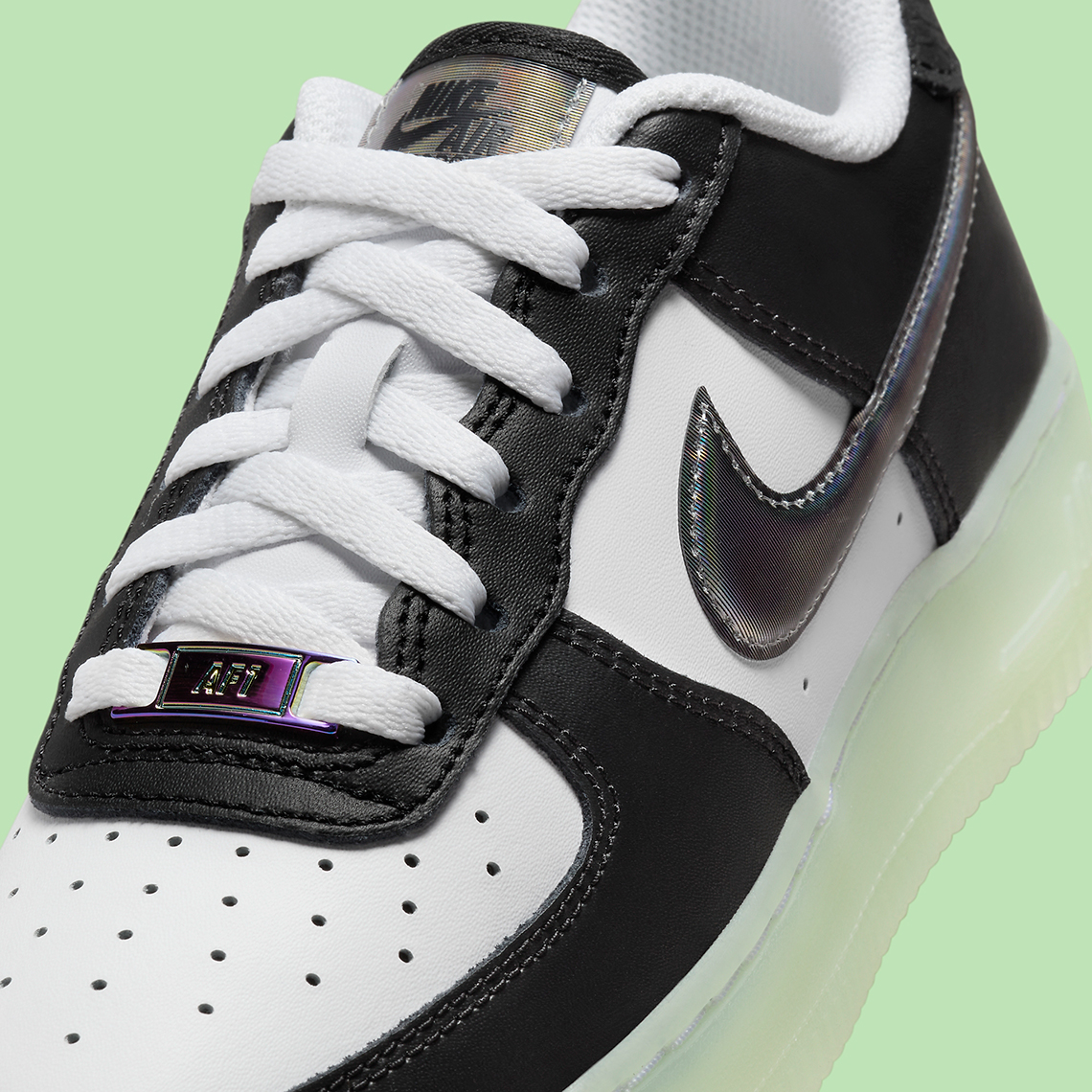 Nike Air Force 1 Year of the Dragon: Phiên bản trắng đen dành cho trẻ em - 15