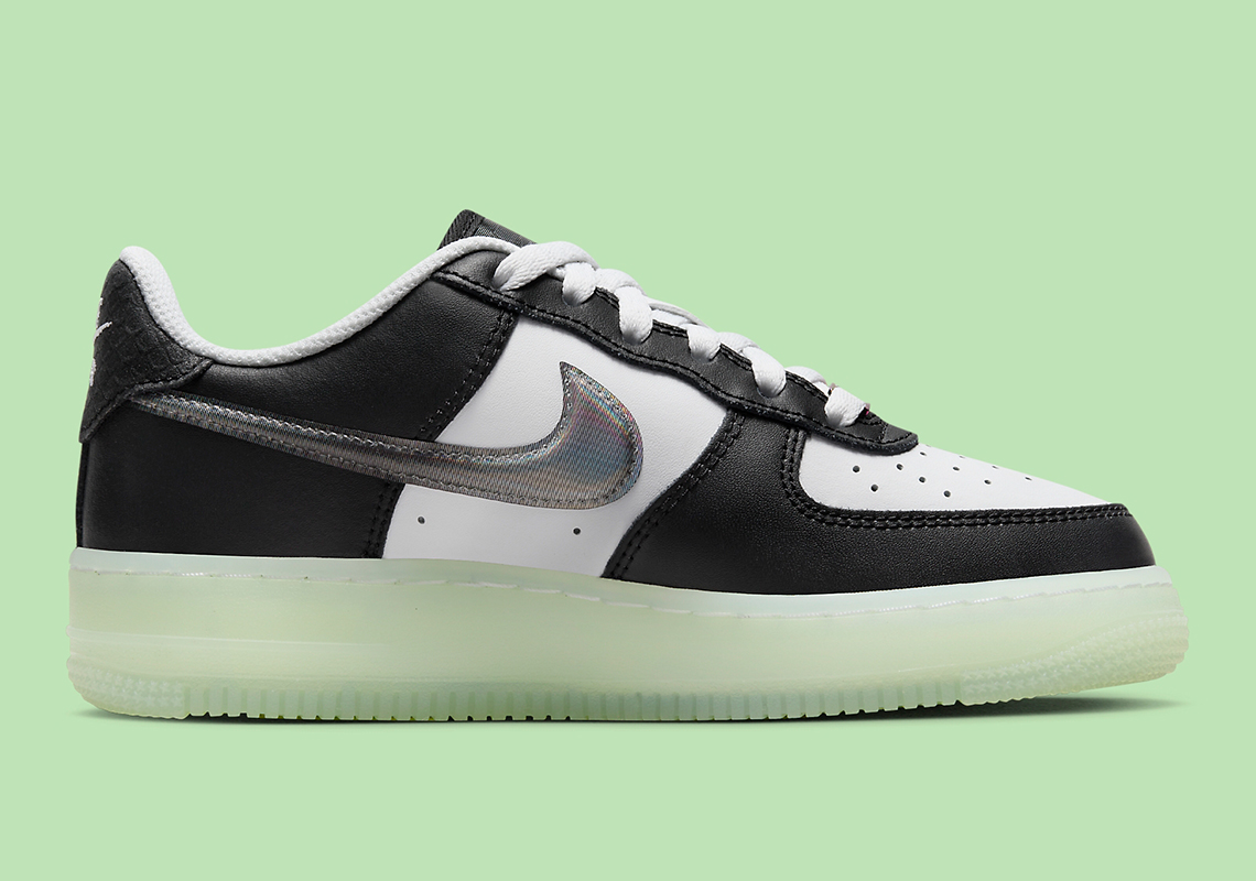 Nike Air Force 1 Year of the Dragon: Phiên bản trắng đen dành cho trẻ em - 16