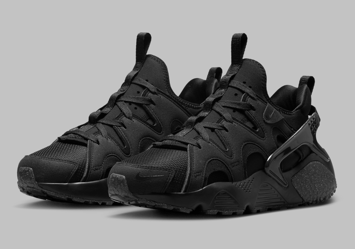 Nike Air Huarache Craft mới có một cái nhìn toàn màu đen - 2