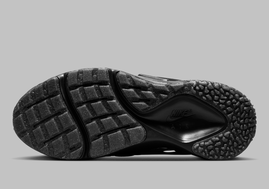 Nike Air Huarache Craft mới có một cái nhìn toàn màu đen - 6