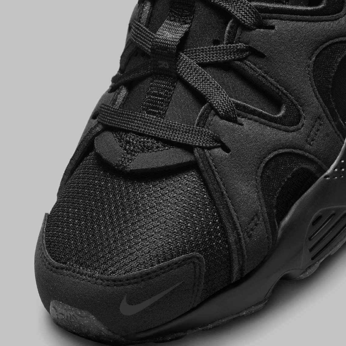 Nike Air Huarache Craft mới có một cái nhìn toàn màu đen - 7
