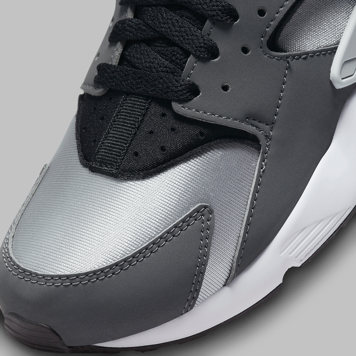 Nike Air Huarache Grade School Grey/Silver/Black: Lựa Chọn Cho Học Sinh Năm Học Mới - 7