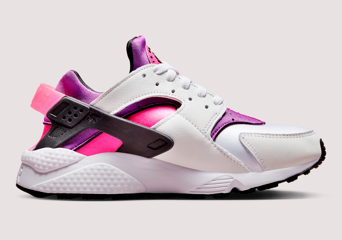 Nike Air Huarache Hyper Pink: Hòa Mình Trong Sắ - 3