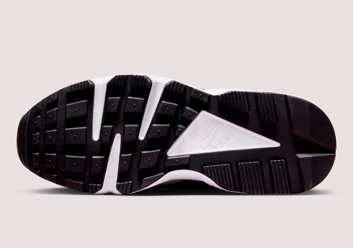 Nike Air Huarache Hyper Pink: Hòa Mình Trong Sắ - 6