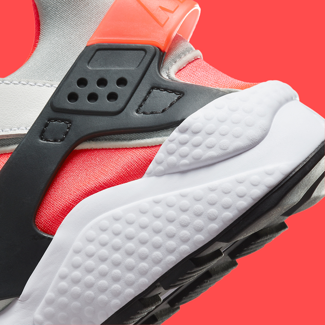 Nike Air Huarache Icons sử dụng màu Infrared đặc trưng của Air Max 90 - 9