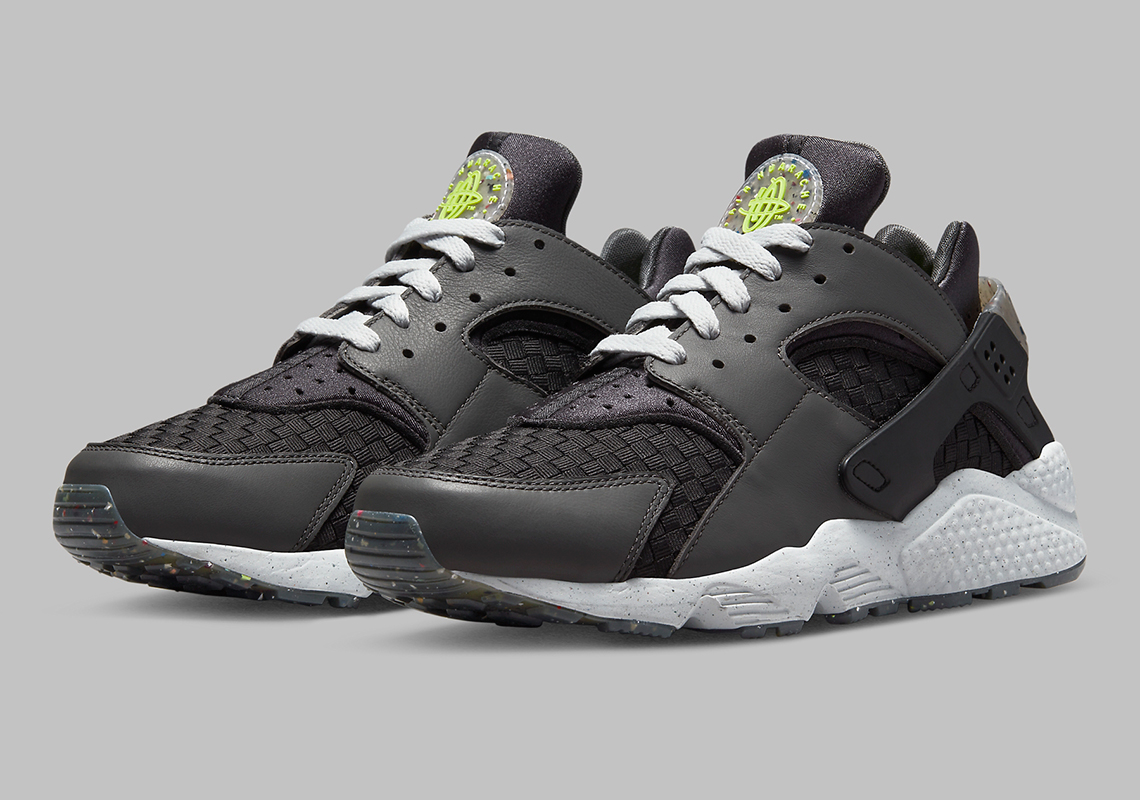  Nike Air Huarache Next Nature chuẩn bị cho mùa thu vớimàu xám đen