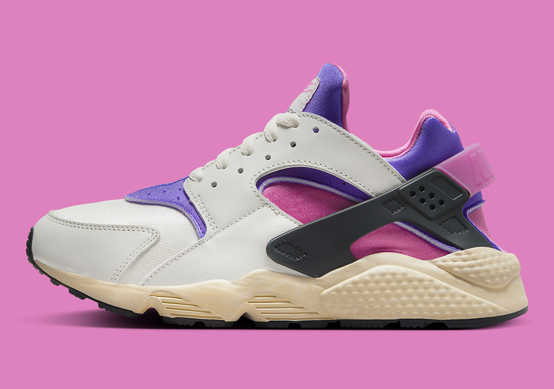 Nike Air Huarache Ra Mắt Bản Màu Trắng, Tím và Hồng Cho Mùa Thu - 2