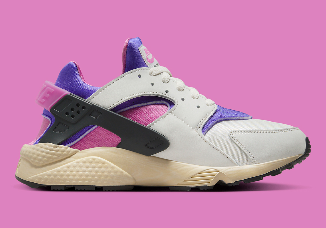 Nike Air Huarache Ra Mắt Bản Màu Trắng, Tím và Hồng Cho Mùa Thu - 3