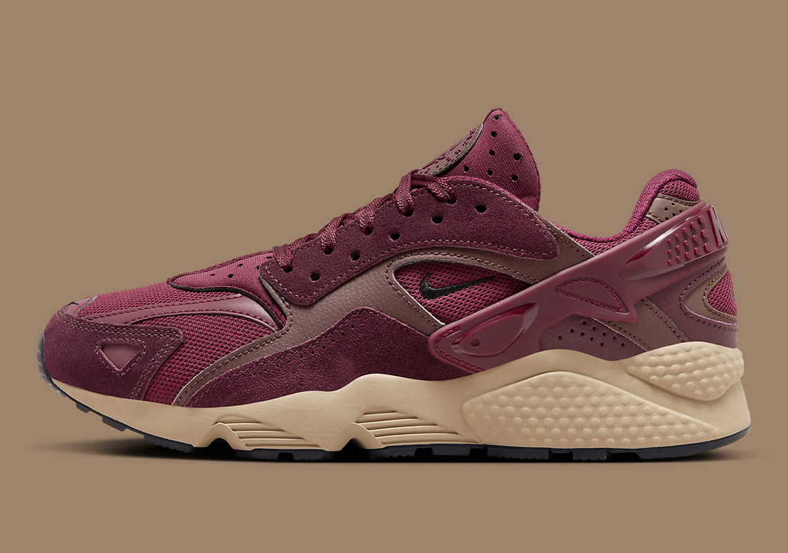 Nike Air Huarache Runner Burgundy: Phiên bản mới đầy ấn tượng! - 2
