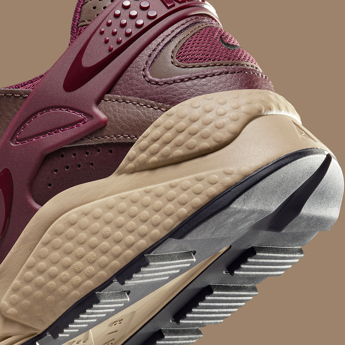 Nike Air Huarache Runner Burgundy: Phiên bản mới đầy ấn tượng! - 7