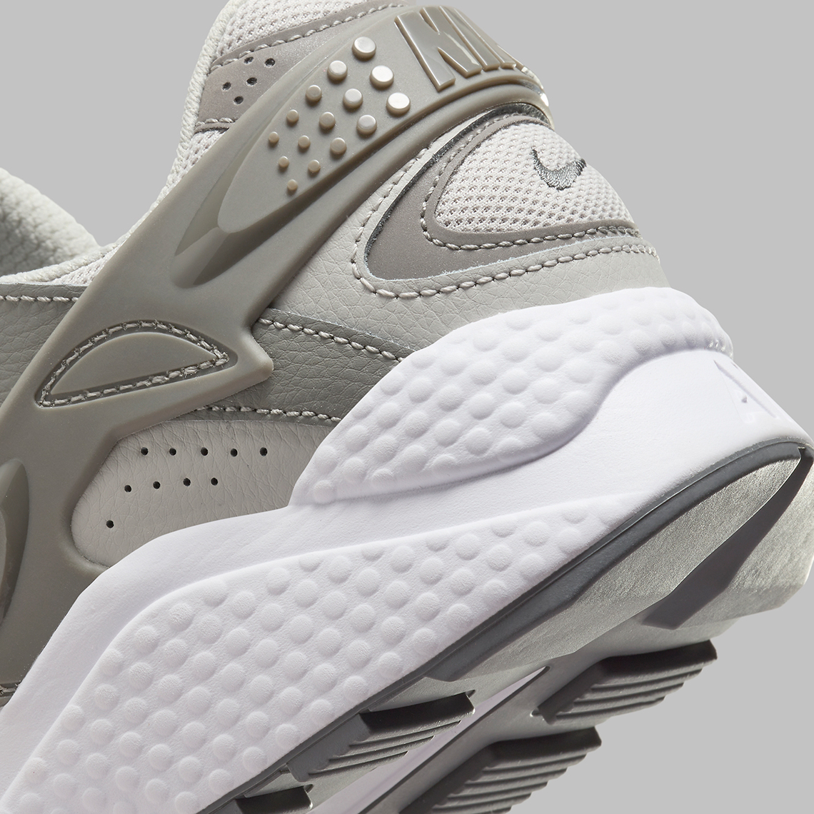 Nike Air Huarache Runner Light Iron Ore: Phối Màu Thu Đơn Giản, Tinh Tế - 8
