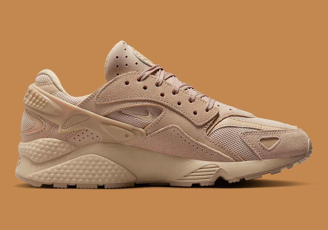 Nike Air Huarache Runner Phiên Bản Màu 'Wheat/Gold' - Sự Kết Hợp Hoàn Hảo của Màu Vàng và Màu Lúa Mạch - 3