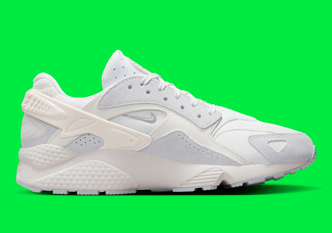 Nike Air Huarache Runner Pure Platinum: Màu sắc mới lạ cho biến thể thể thao phong cách! - 5