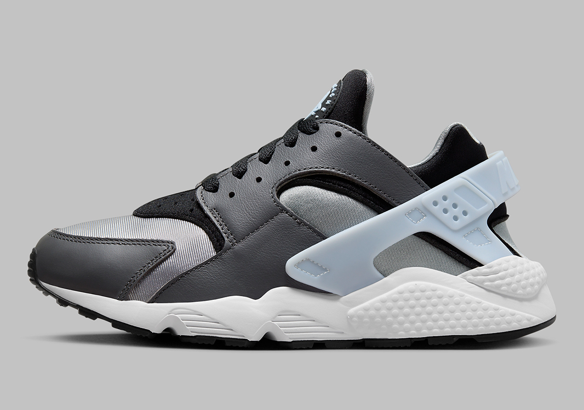 Nike Air Huarache SWOOSH! Bản Đặc Biệt: Sự Kết Hợp Tinh Tế Của Màu Sắc - 3