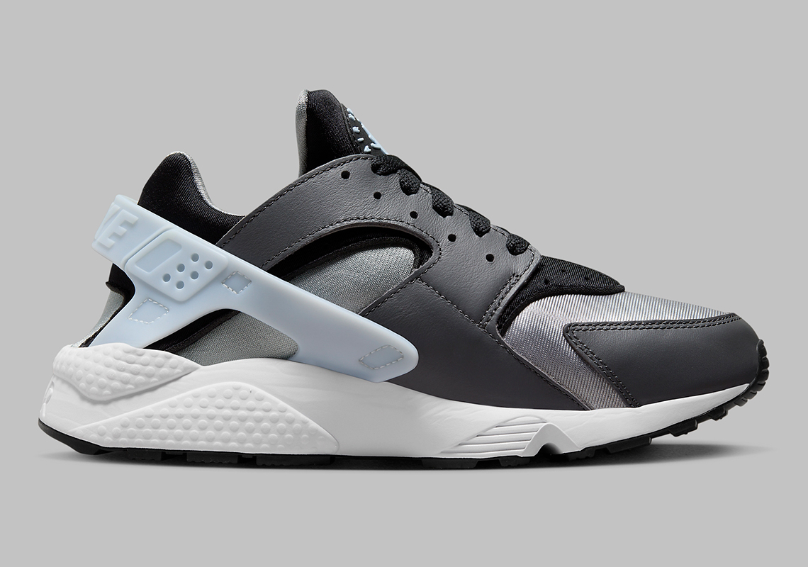 Nike Air Huarache SWOOSH! Bản Đặc Biệt: Sự Kết Hợp Tinh Tế Của Màu Sắc - 4