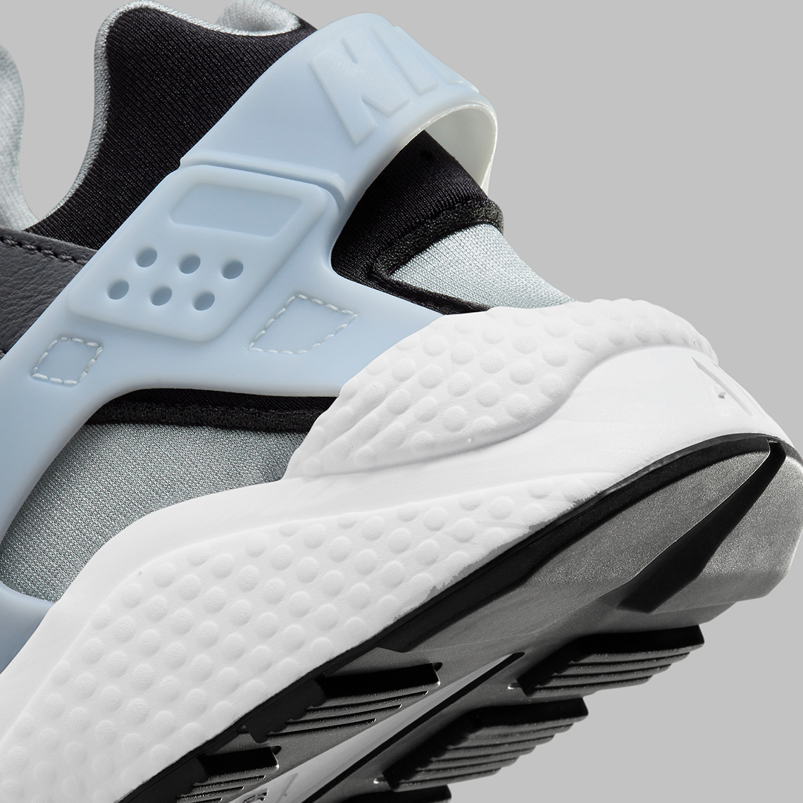 Nike Air Huarache SWOOSH! Bản Đặc Biệt: Sự Kết Hợp Tinh Tế Của Màu Sắc - 8