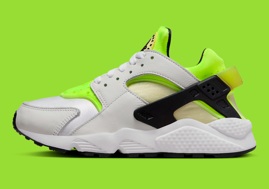 Nike Air Huarache White/Volt: Hòa Quyện Quá Khứ và Hiện Đại Cho Phái Đẹp! - 10