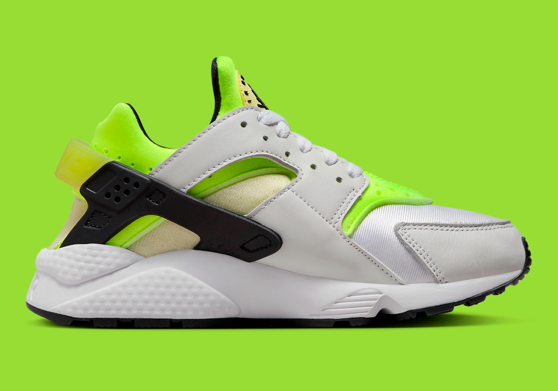 Nike Air Huarache White/Volt: Hòa Quyện Quá Khứ và Hiện Đại Cho Phái Đẹp! - 11