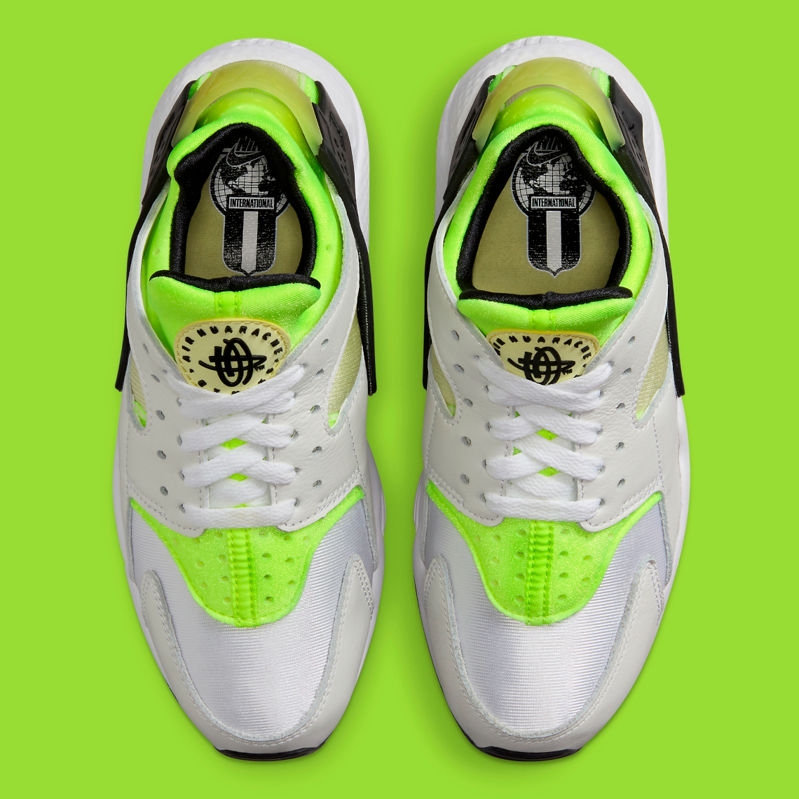Nike Air Huarache White/Volt: Hòa Quyện Quá Khứ và Hiện Đại Cho Phái Đẹp! - 5