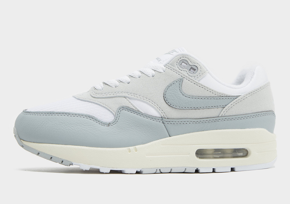 Nike Air Max 1: Bước Nhảy Mới với Sắc Màu 'Football Grey' - 1