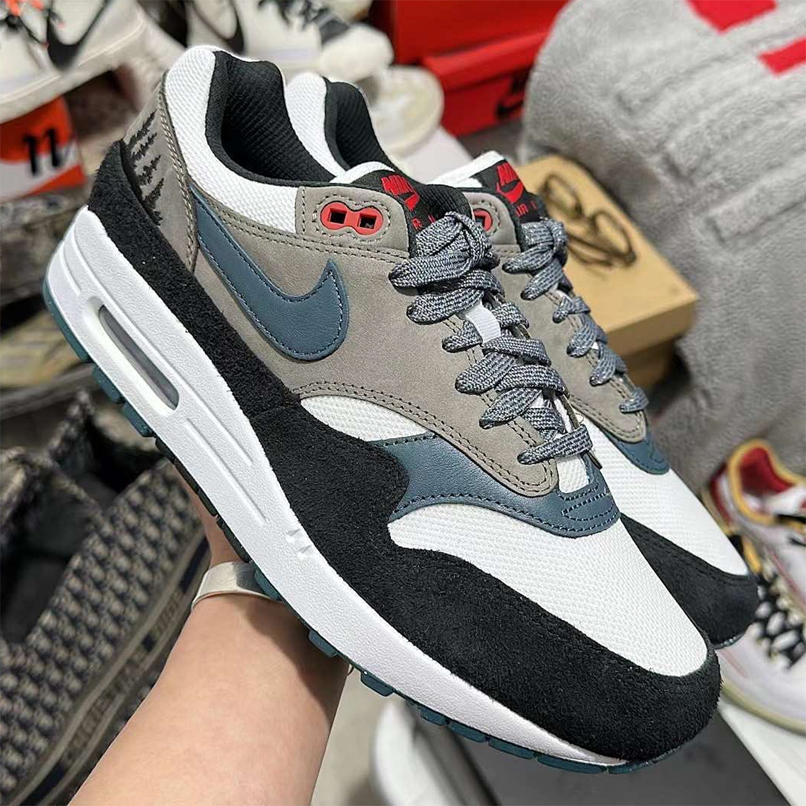 Nike Air Max 1 PRM Slate Blue: Thiết kế mới nhất cho kỷ niệm 35 năm của biểu tượng sneaker. - 3