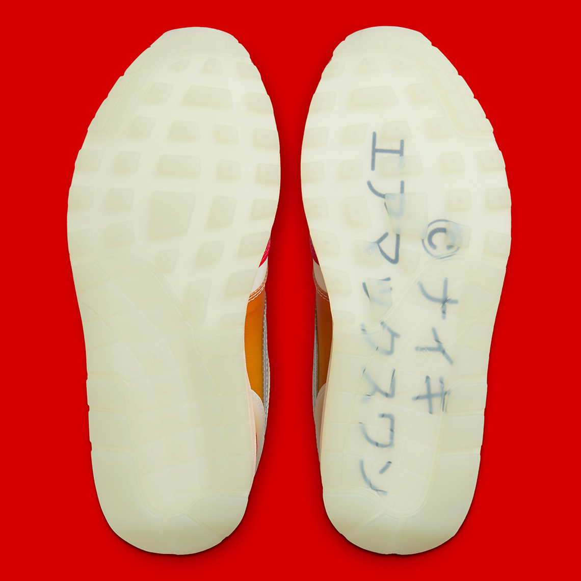 Nike Air Max 1 Sofvi: Sự kết hợp giữa giày sneaker và đồ chơi vinyl mang đậm nét văn hóa sưu tầm Nhật Bản - 6