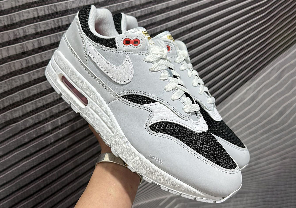 Nike Air Max 1 "Urawa" tái xuất sau 19 năm: Thiết kế màu trung tính mang chút "đỏ Urawa" ít hơn.