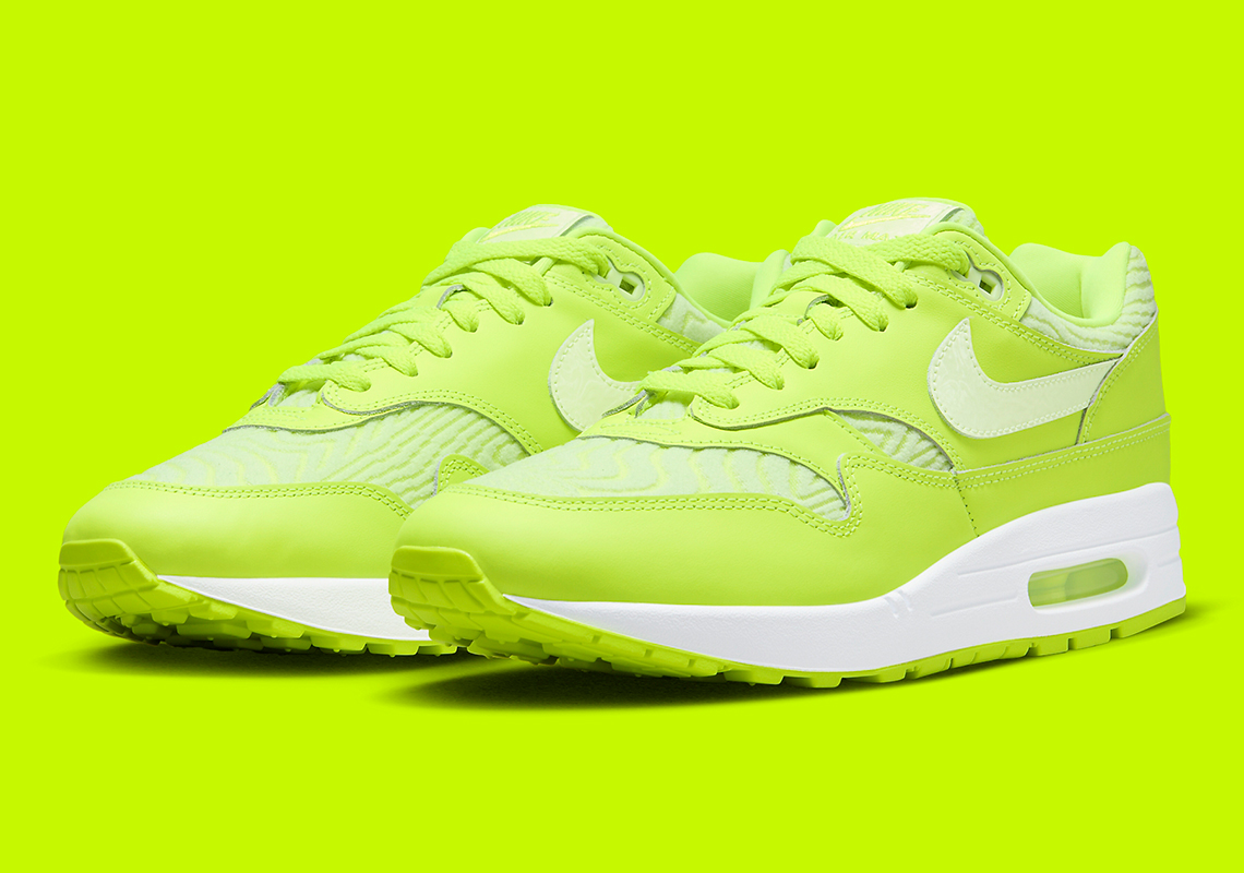 Nike Air Max 1 Volt: Màu xanh neôn sặc sỡ trên thiết kế kinh điển! - 1