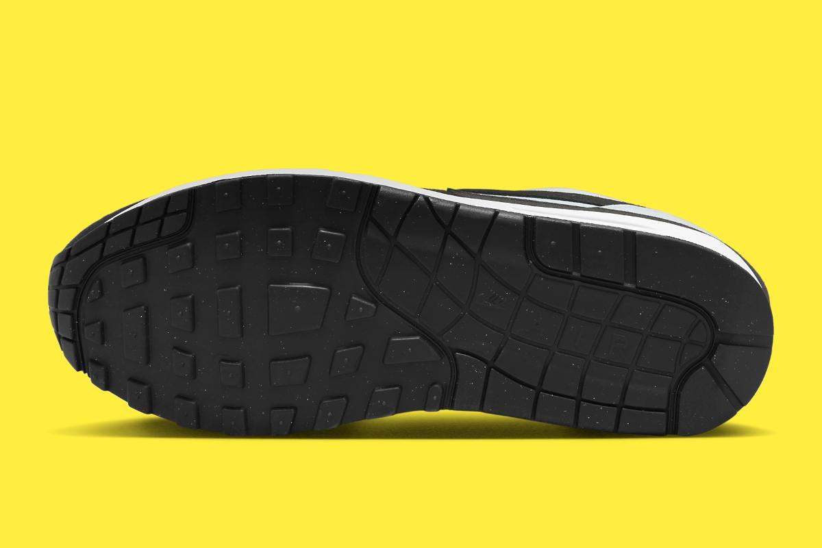 Nike Air Max 1 White/Black/Pure Platinum: Sự Pha Trộn Tinh Tế của Màu Sắc - 13