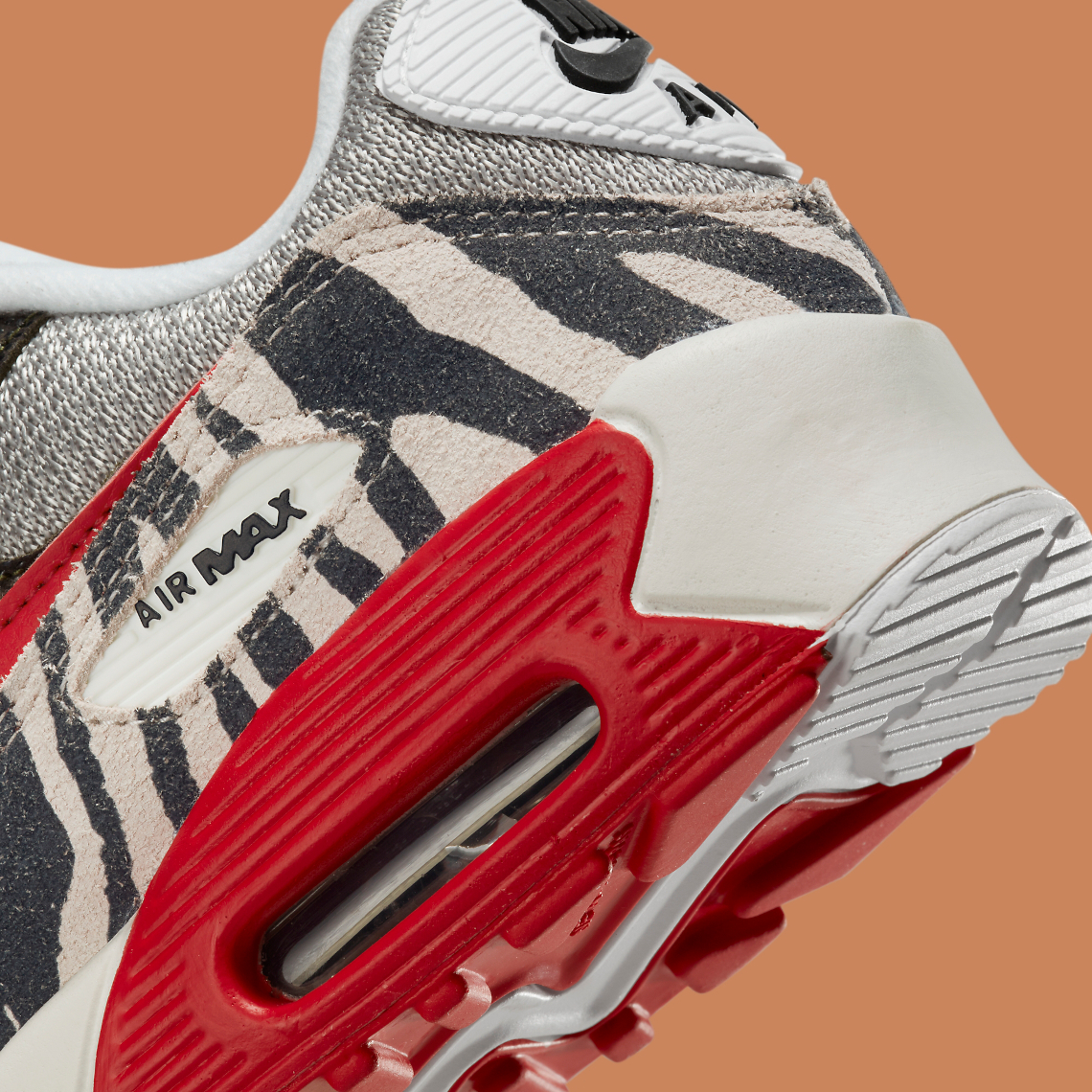 Nike Air Max 90 Animal Pack với các điểm nhấn màu đỏ - 17