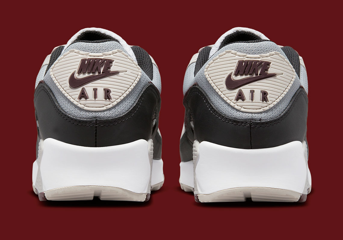 Nike Air Max 90 có các màu Wolf Grey và Burgundy Crush - 5