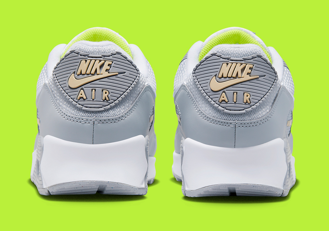 Nike Air Max 90 Grey/Crimson Tint: Thiết kế xám trắng nhẹ nhàng với điểm nhấn hồng - 4