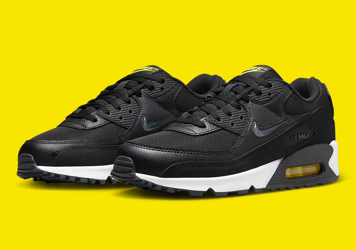 Nike Air Max 90 Jewel Black/Yellow: Phiên bản đen và vàng đầy phong cách - 1