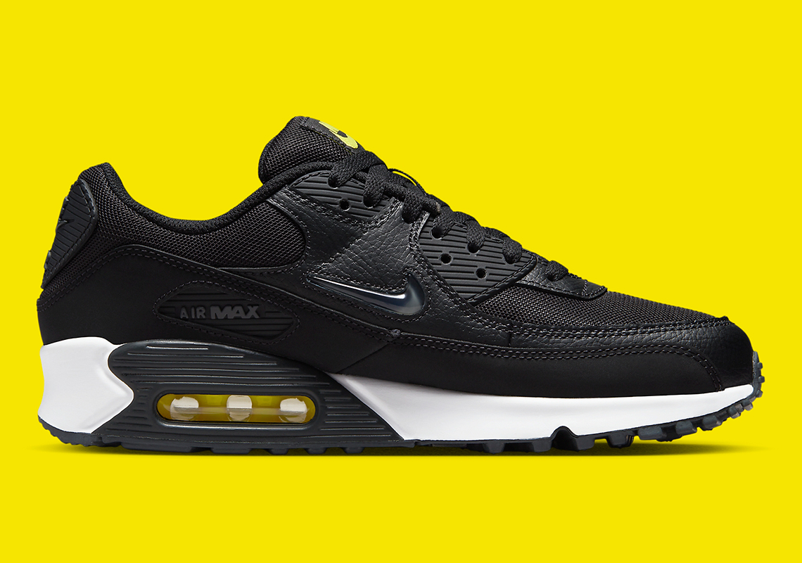 Nike Air Max 90 Jewel Black/Yellow: Phiên bản đen và vàng đầy phong cách - 3