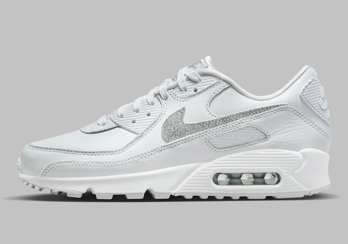 Nike Air Max 90 lấp lánh với logo Swoosh bạc tinh khiết - 1