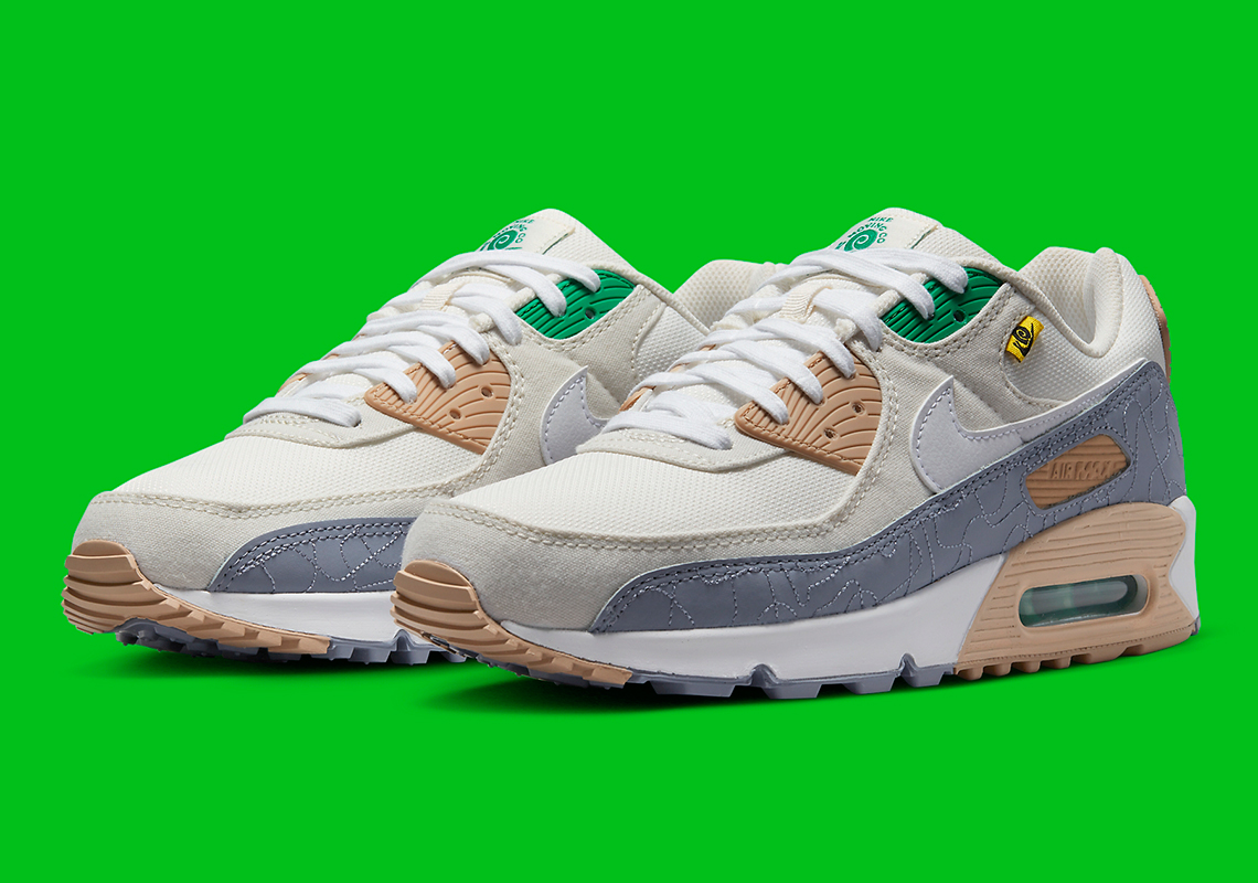 Nike Air Max 90 "Moving Company" có hình thêu công phu trên tấm chắn bùn