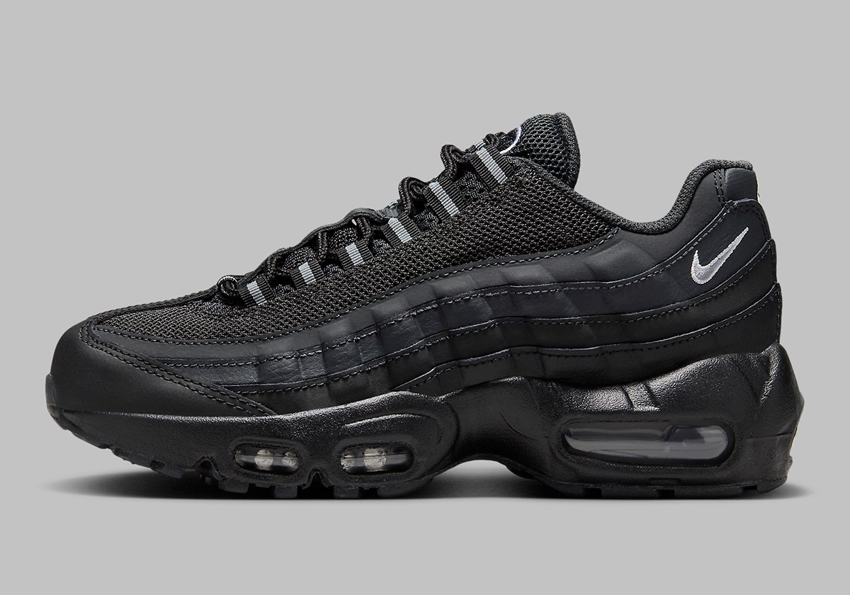 Nike Air Max 95: Bản Phối Màu Đen Độc Đáo Cho Trẻ Em - 6