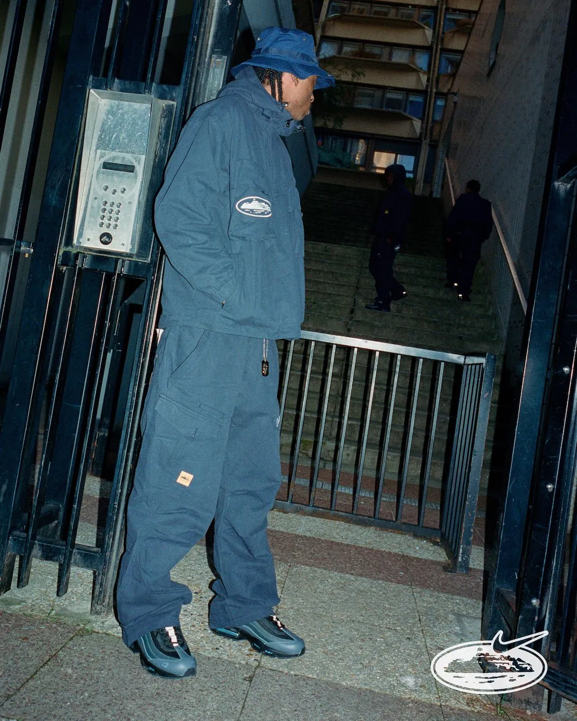 Nike Air Max 95 Les Bleus by Corteiz: Hình ảnh chính thức và ngày phát hành - 3